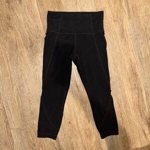 Athleta Salutation Stash High Rise Capri